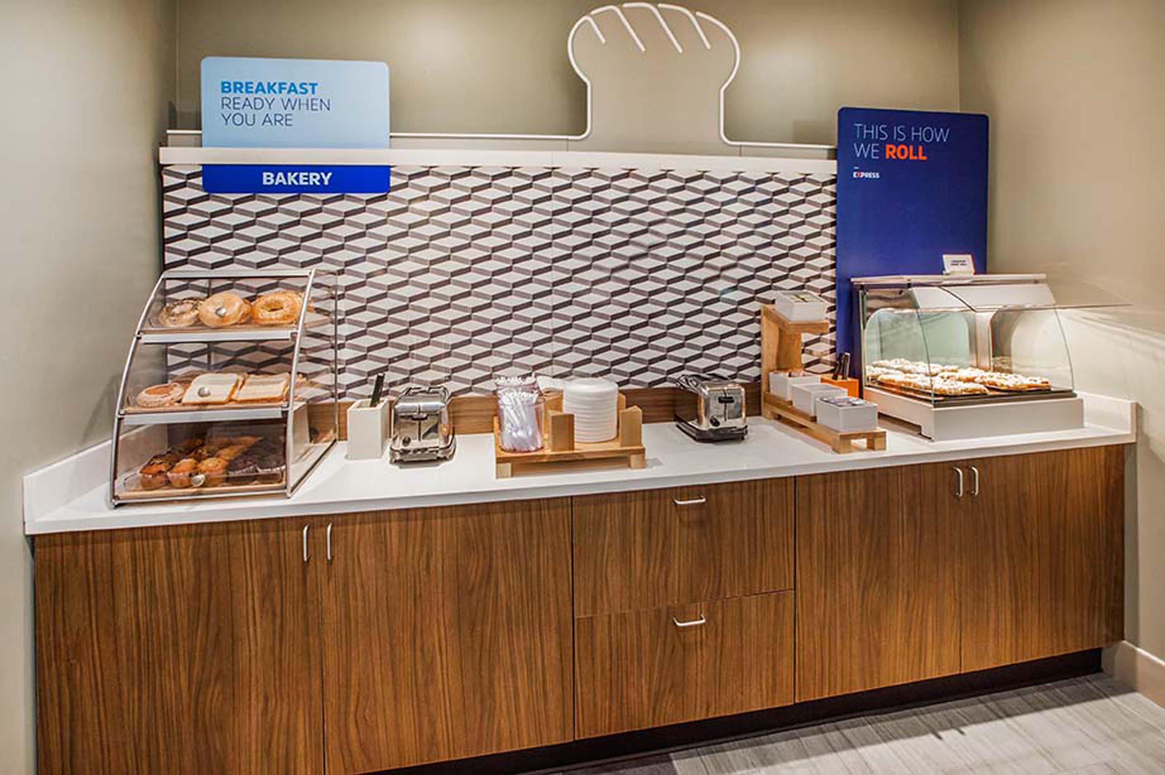 Holiday Inn Express & Suites - Moreno Valley - Riverside By Ihg Экстерьер фото
