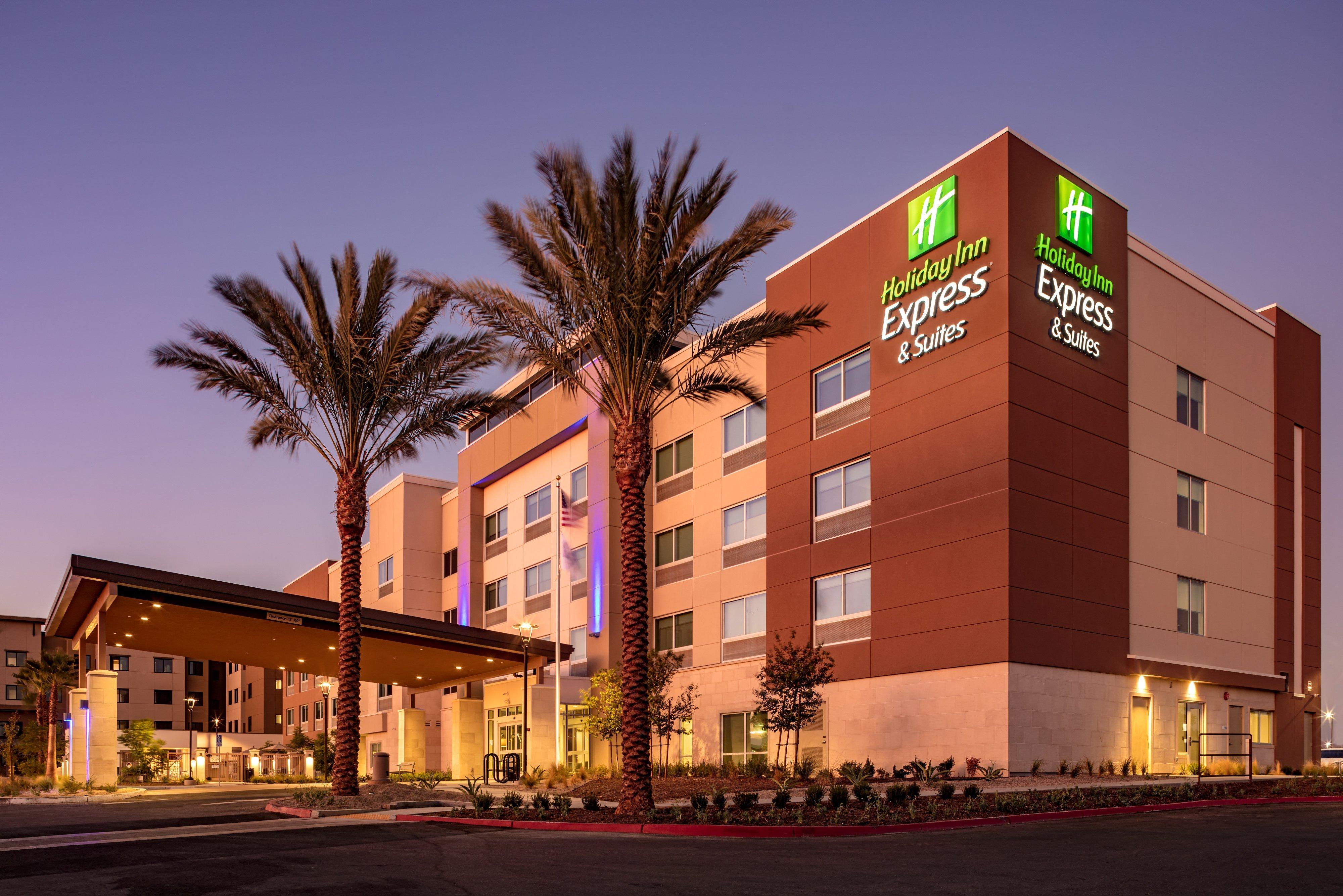 Holiday Inn Express & Suites - Moreno Valley - Riverside By Ihg Экстерьер фото