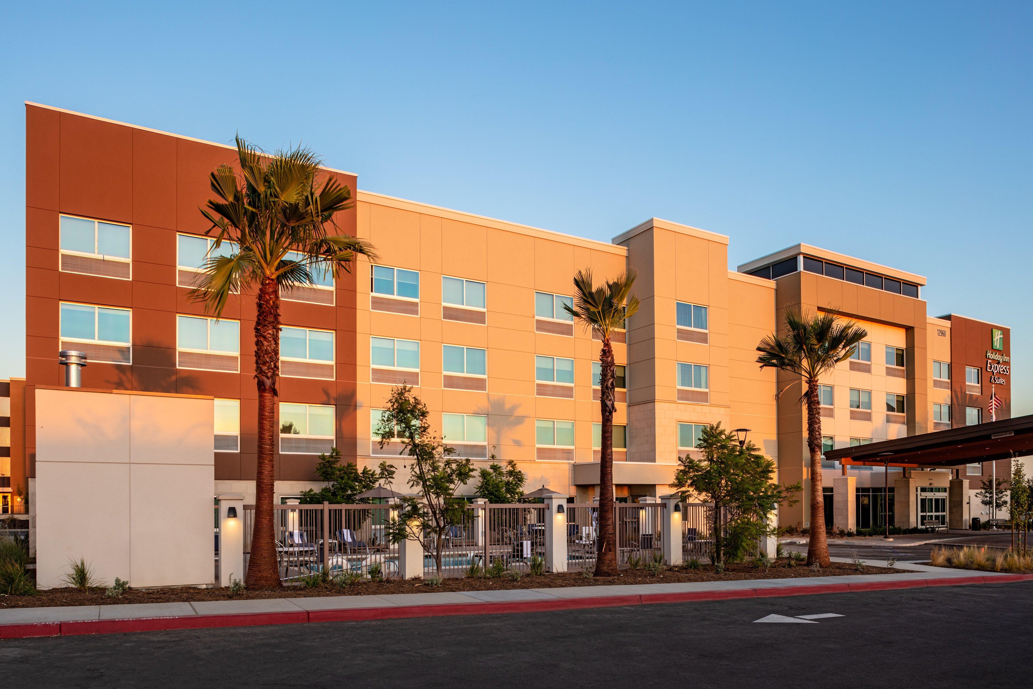 Holiday Inn Express & Suites - Moreno Valley - Riverside By Ihg Экстерьер фото